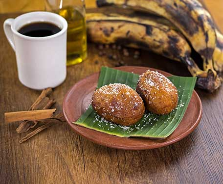 Empanada de platano, relleno de Leche